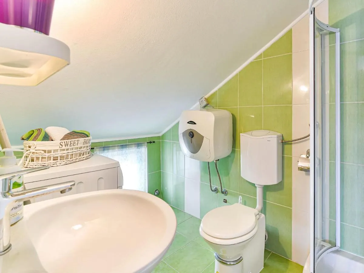 Apartment Valentina-1 Pridraga