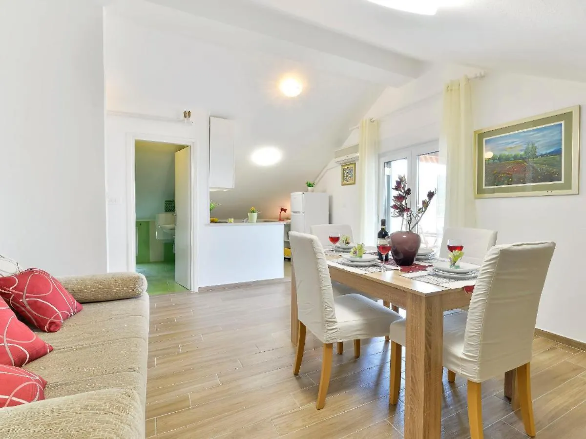 Apartment Valentina-1 Pridraga 0*,  Croatia